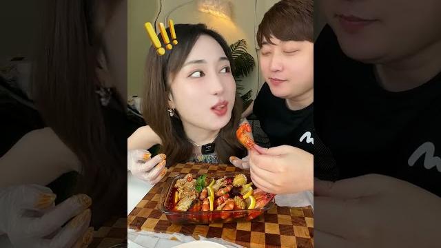 晴子:和我一起吃饭是共患难! #晴子 #美食直播间 #表哥 晴子:和我一起吃饭是共患难! #晴子 #美食直播间 #表哥