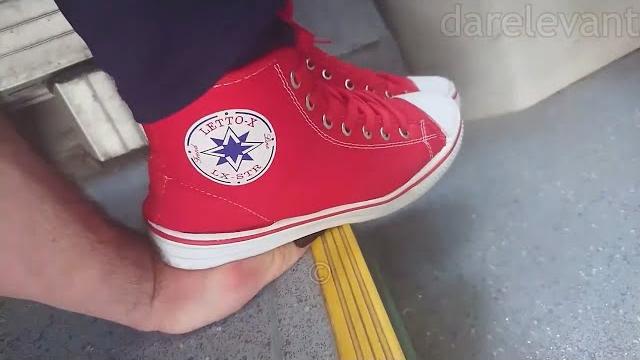 Converse hard crush hand candid Converse hard crush hand candid