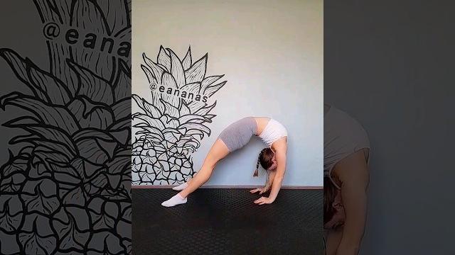 Backbend for non flexible #stretching #yoga #tips #gymnast #flexibility #backbend #homeworkout Backbend for non flexible #stretching #yoga #tips #gymnast #flexibility #backbend #homeworkout