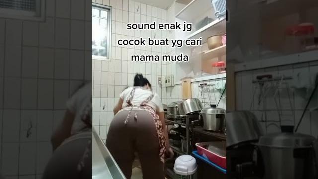 Mantap ‼️ bokong gede mamah muda#sorts #goyang #montok Mantap ‼️ bokong gede mamah muda#sorts #goyang #montok