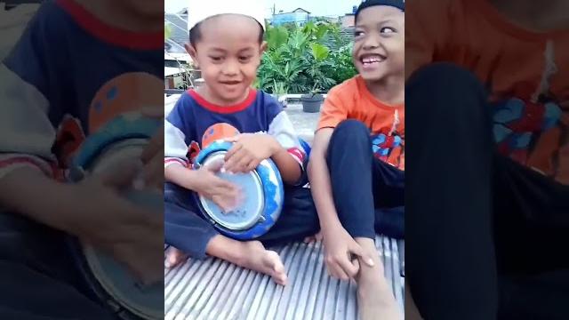 Skill darbuka cilik #demensholawat #amarmarufi #sollualannabi#pamerdarbuka#bocah5tahun Skill darbuka cilik #demensholawat #amarmarufi #sollualannabi#pamerdarbuka#bocah5tahun