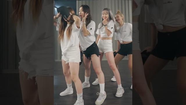 Chinesas lindas dançado Chinesas lindas dançado