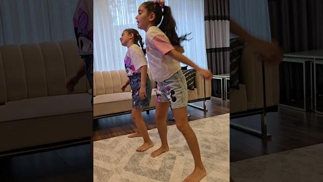 Elif sinem ve elif poyraz #keşfet #shorst Elif sinem ve elif poyraz #keşfet #shorst
