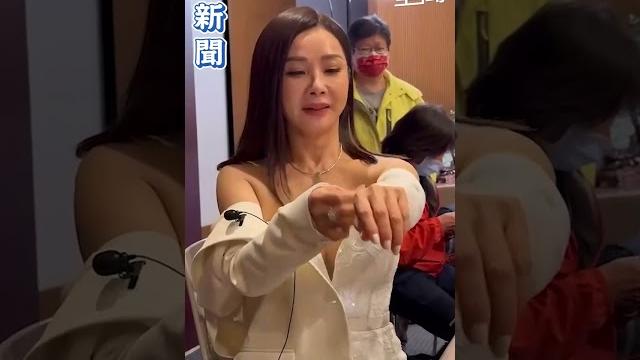 陳美鳳大秀火辣身材 吃錯滷雞腿全身過敏還倒嗓|@star_world #shorts 陳美鳳大秀火辣身材 吃錯滷雞腿全身過敏還倒嗓|@star_world #shorts