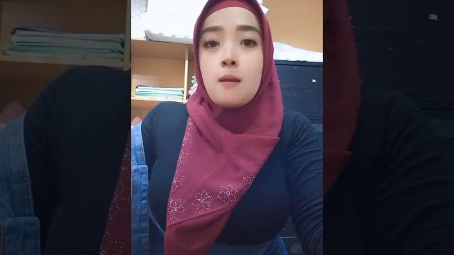 Cipokan peluk remas toket tetek gede tante Cipokan peluk remas toket tetek gede tante