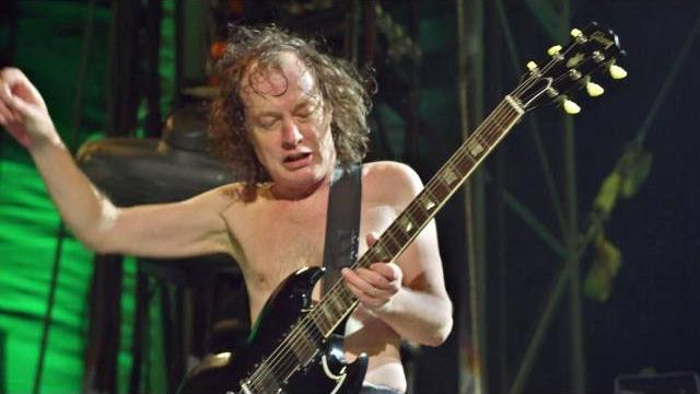 Ac/dc - let there be rock (live at river plate, december 2009) Ac/dc - let there be rock (live at river plate, december 2009)