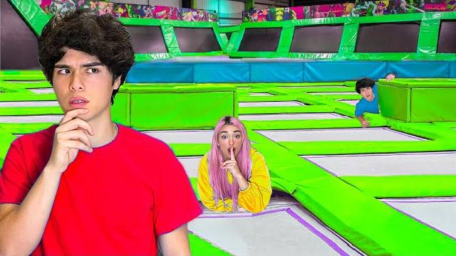 Extreme hide & seek in trampoline park! Extreme hide & seek in trampoline park!