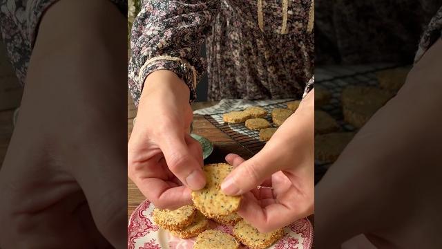 Sesame cookies /susamlı kurabiye Sesame cookies /susamlı kurabiye