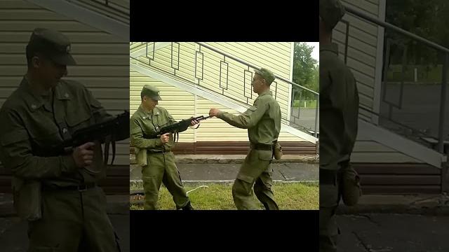 Как разрядить автомат без рук? Как разрядить автомат без рук?