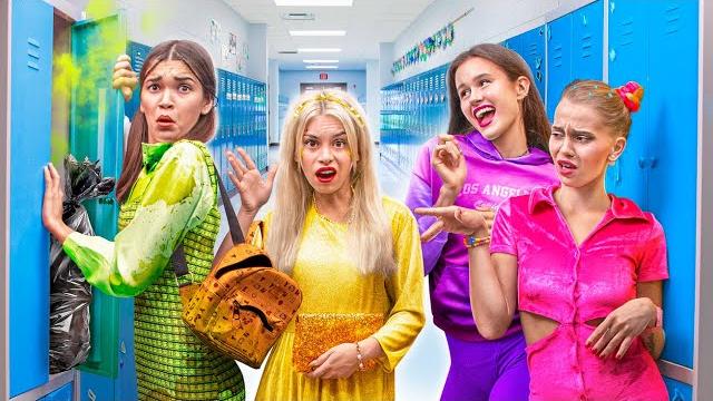 Fille riche vs fille fauchée / premier jour d'école Fille riche vs fille fauchée / premier jour d'école