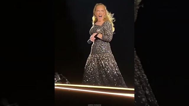 Adele flashing the crowd #adele #adeleinmunich #viral #adelelive Adele flashing the crowd #adele #adeleinmunich #viral #adelelive