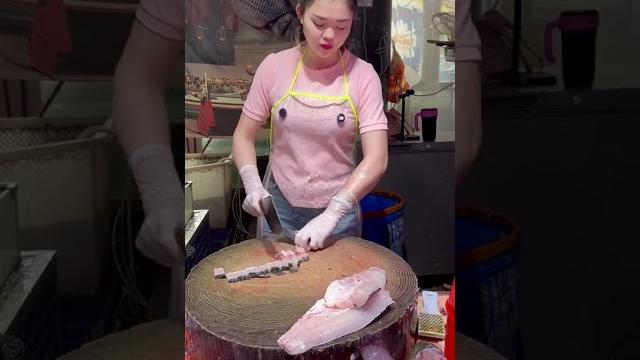 全网最快的杀鱼女王,手法精湛个个拍手叫绝 #菜市场 #杀鱼技术 #刀工 #记录真实生活 全网最快的杀鱼女王,手法精湛个个拍手叫绝 #菜市场 #杀鱼技术 #刀工 #记录真实生活