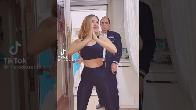 Melodi özerdem tiktok videosu Melodi özerdem tiktok videosu