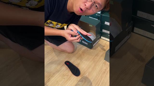 扁平足的人怎麼挑鞋墊?#扁平足#bk先生#bk先生教你選對鞋#台灣第一減壓鞋品牌 扁平足的人怎麼挑鞋墊?#扁平足#bk先生#bk先生教你選對鞋#台灣第一減壓鞋品牌