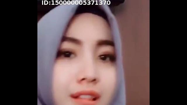 Desahan si jilbab cantik en@k Desahan si jilbab cantik en@k