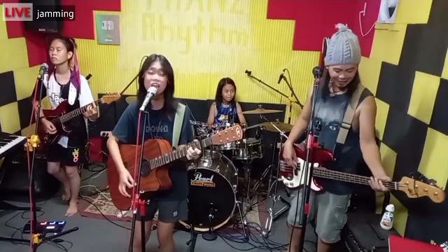 Whats up_(4 non blondes) live jamming father & kids ( @franzrhythm ) #franzrhythmstudio Whats up_(4 non blondes) live jamming father & kids ( @franzrhythm ) #franzrhythmstudio