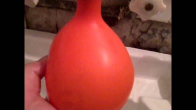Pissing balloon Pissing balloon