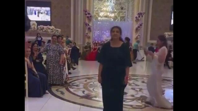 Цыганка танцует ️️ Цыганка танцует ️️