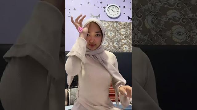Yaya arasyid live goyang Yaya arasyid live goyang