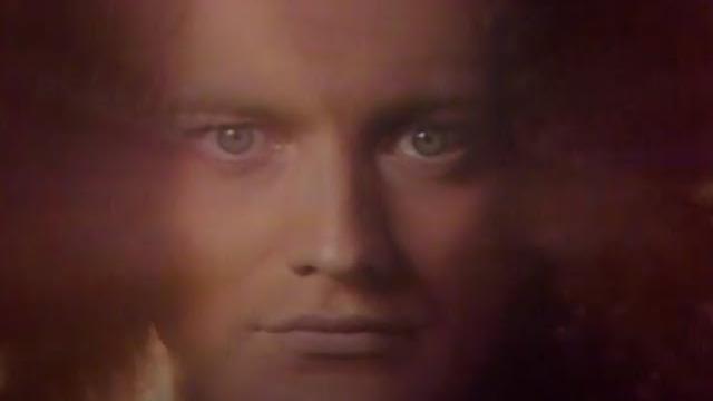 Foreigner - head games (official music video) Foreigner - head games (official music video)
