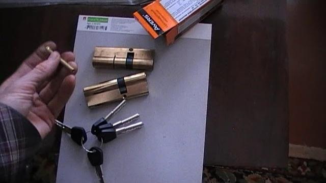 Ремонт замка входной китайской двери Ремонт замка входной китайской двери