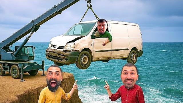 Enesi̇n arabasini suya attik Enesi̇n arabasini suya attik