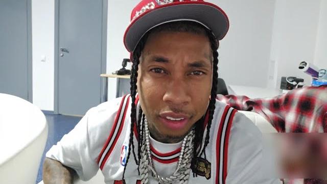 Бустер встретился с рэпером tyga на его концерте Бустер встретился с рэпером tyga на его концерте