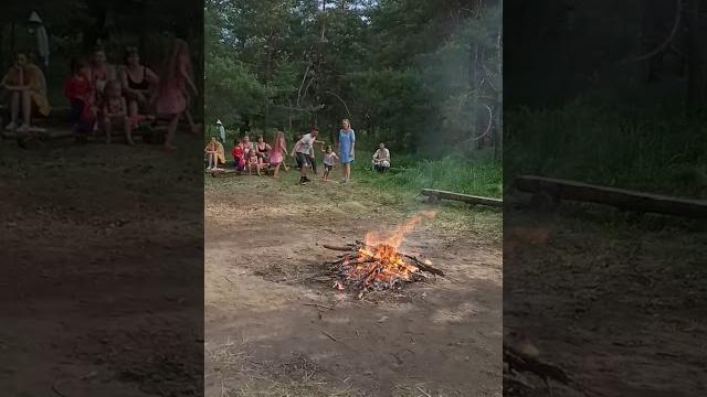 Рая прыгает через костер / ивана купала Рая прыгает через костер / ивана купала