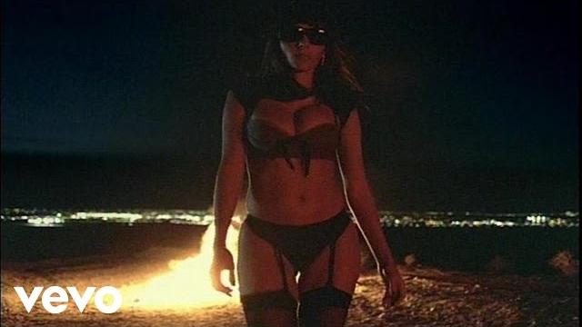 Kanye west - flashing lights ft. dwele Kanye west - flashing lights ft. dwele