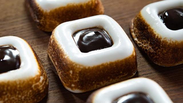 S'more ! chocolate marshmallows sweets S'more ! chocolate marshmallows sweets