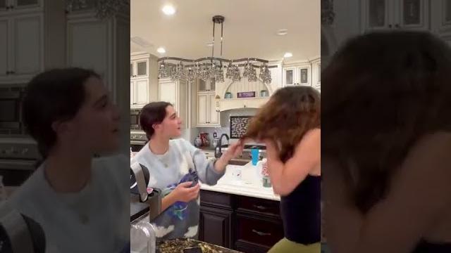 How to get your siblings to fight How to get your siblings to fight