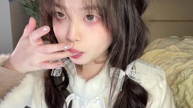 #声控助眠 #舔手指#口水画 #声控助眠 #舔手指#口水画