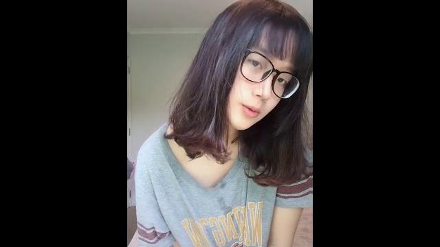 【tik tok】【抖音】抖音在越南火了,看越南妹子都把抖音玩壞了.flv 【tik tok】【抖音】抖音在越南火了,看越南妹子都把抖音玩壞了.flv