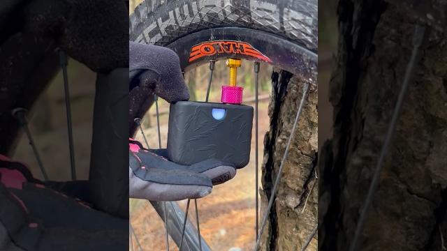 The muc-off airmach electric mini inflator pump #mucoff #electricpump #minipump #gadget The muc-off airmach electric mini inflator pump #mucoff #electricpump #minipump #gadget