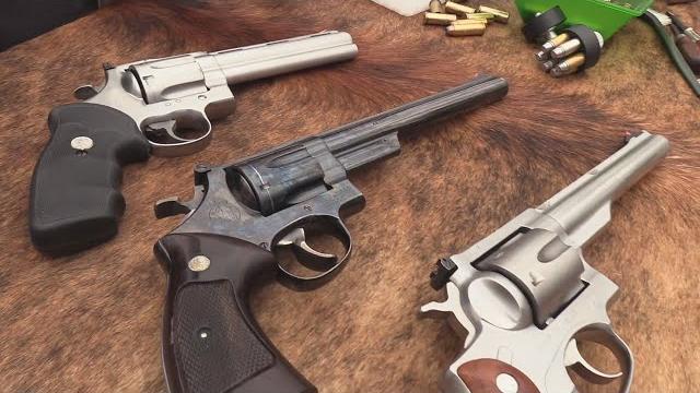 Colt anaconda vs s&w model 29 and ruger redhawk Colt anaconda vs s&w model 29 and ruger redhawk