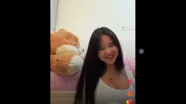 Live mango || kienzy bikin salpok melonnya Live mango || kienzy bikin salpok melonnya