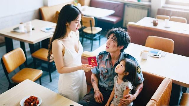 女總裁相親坐錯桌閃婚了個單親窮奶爸,怎料他是鎮國龍帥,暗中用至高無上的權力助她成首富!#爽劇 #神醫 #逆襲 女總裁相親坐錯桌閃婚了個單親窮奶爸,怎料他是鎮國龍帥,暗中用至高無上的權力助她成首富!#爽劇 #神醫 #逆襲
