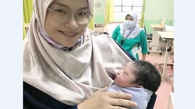 Nora ariffin kini bergelar nenek, timang cucu sulung - “kalau abang masih hidup, mesti abang happy s Nora ariffin kini bergelar nenek, timang cucu sulung - “kalau abang masih hidup, mesti abang happy s