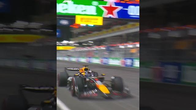F1 cars: 300km/h camera operators: 310km/h ️ F1 cars: 300km/h camera operators: 310km/h ️