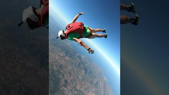 Parachute jump/lompatan parasut Parachute jump/lompatan parasut