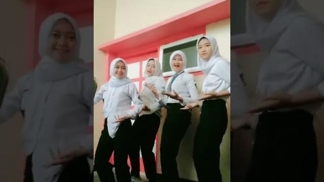 Pargoy hot bikin crot Pargoy hot bikin crot