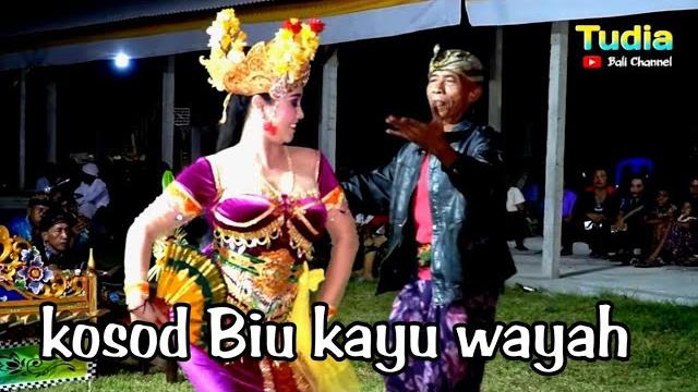 Senyum bahagia Senyum bahagia