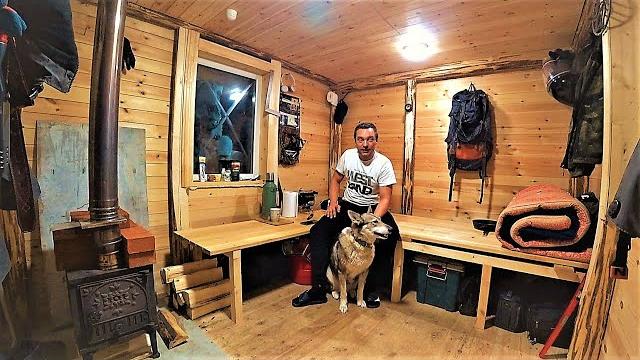 Тайга, лед не выдержал! вездеход провалился! по ночам -30. еду в избу, на снегоходе: остался в избе. Тайга, лед не выдержал! вездеход провалился! по ночам -30. еду в избу, на снегоходе: остался в избе.