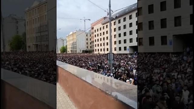Москва 6 июня 2025 мусульманский праздник на проспекте мира Москва 6 июня 2025 мусульманский праздник на проспекте мира