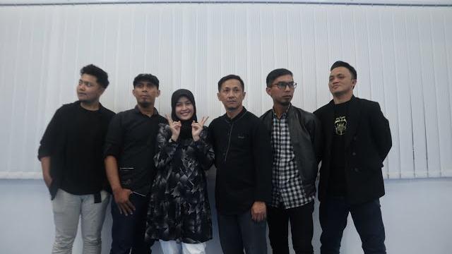 Plant banjaran acoustic - rayuan pulau kelapa, berkibarlah bendera negeriku & officially missing you Plant banjaran acoustic - rayuan pulau kelapa, berkibarlah bendera negeriku & officially missing you