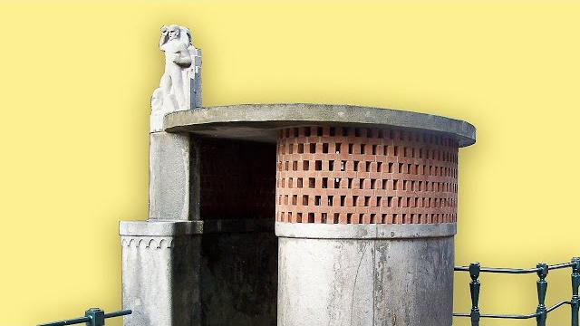 Can you pee on this landmark? Can you pee on this landmark?