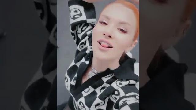 Feride hilal akın edit (ağla gözüm ağla) Feride hilal akın edit (ağla gözüm ağla)