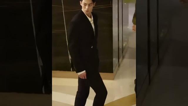 霸总都是走路带风的~#王鹤棣 #白鹿 《以爱为营》【芒果tv心动频道】 霸总都是走路带风的~#王鹤棣 #白鹿 《以爱为营》【芒果tv心动频道】