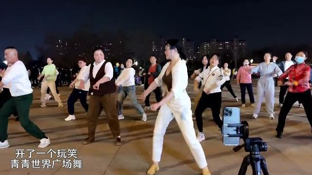 绝对vip,好羡慕镜头里的手机!3d视觉给摄影师加个鸡腿! 绝对vip,好羡慕镜头里的手机!3d视觉给摄影师加个鸡腿!