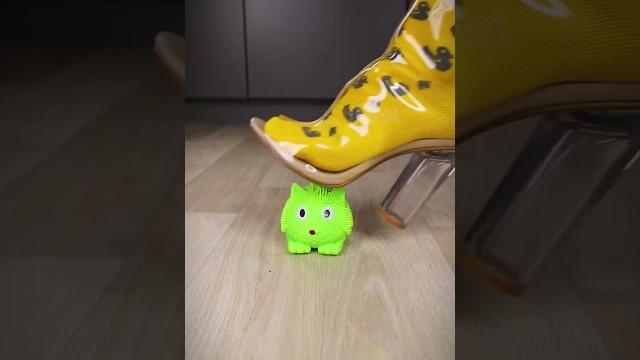 Clear high heels smash chips and gooey #asmr #crushing Clear high heels smash chips and gooey #asmr #crushing